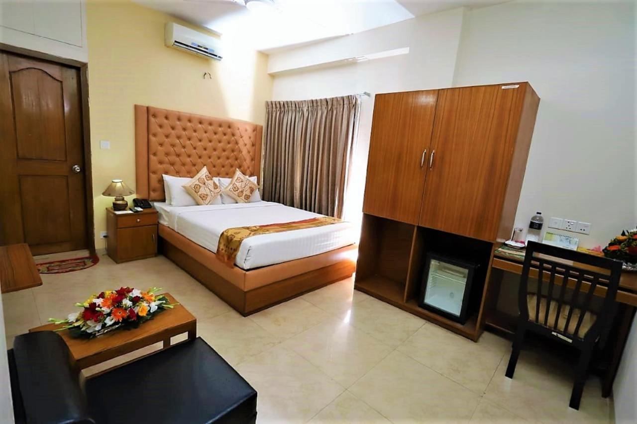 Dhaka Golden Inn - Banani'Lakeside Exterior photo